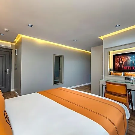 Airgate Hotel 3*